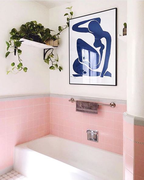 #Tfw your rental bathroom has perfect pink tile 💕 (and accessories). Photo by @jenniferheal, design by @amewe #SOdomino Pink Tile Bathroom, Pink Bathroom Tiles, Rental Bathroom, Trendy Bathroom Tiles, Pink Bathroom Decor, Floor Painting, Ideal House, Retro Bathrooms, Pink Tiles