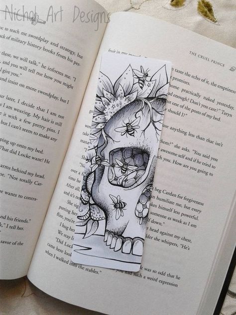 Bookmark Sketch Ideas, Biology Bookmark, Bookmark Sketch, Cool Sketch Ideas Sketchbooks, Bookmark Drawing Ideas, Goth Bookmark, Skull Bookmark, Handmade Bookmarks Diy, Bookmarks For Books