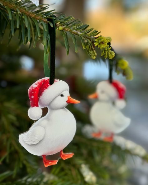 Duckie decorations are now on the website….. 🦆🤍🪿 Christmas Colours, Teacher Craft, Christmas Duck, Good Luck Cards, Easter Signs, Paper Floral, Seasonal Crafts, Card Kits, White Duck