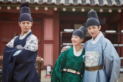 The 30 Best Korean Historical Dramas | Love in the Moonlight Love In The Moonlight, My Bo, Historical Korean Drama, Park Go Bum, Moonlight Drawn By Clouds, Young Park, Yoo Ah In, Jung Il Woo, Park Bogum