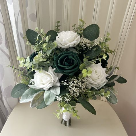 Emerald Flower Arrangement, Hunter Green Flowers, Bouquet With Emerald Green Dress, Green And Silver Wedding Bouquet, Dark Green Bouquet Wedding, Forest Green Wedding Theme Flowers, Bridal Bouquet Emerald Green, Flowers For Emerald Green Wedding, Wedding Bouquets Bride Emerald Green