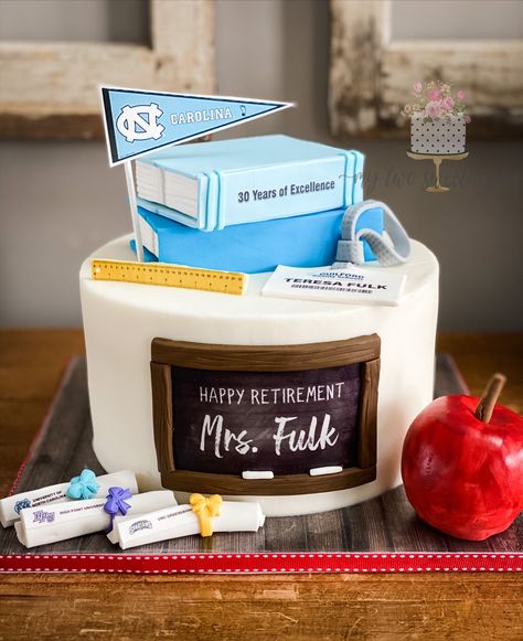 Retirement Party Cakes Teacher, Retirement Cakes Ideas For Women Teacher, Principal Retirement Cake, Teacher Retirement Party Ideas, Teacher Retirement Cake, Teacher Birthday Cake, Happy Retirement Cake, Principal Retirement, Retirement Party Cakes