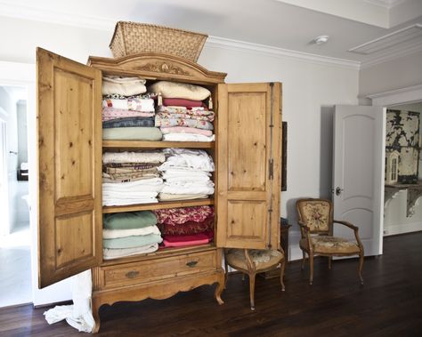 Turn your antique armoir into a lovely linen closet! Linens look great on display. (Check out the one in the bathroom!) www.cedarhillfarmhouse.com Closet Furniture, Armoire Makeover, Linen Closets, Tv Armoire, Vintage Bedroom Decor, Antique Armoire, Linen Cupboard, Linen Closet Organization, Bed Linen Design