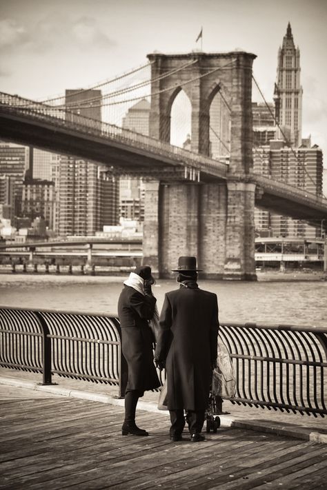 Old School New York, Nyc Bridge, Bridge In New York, Old Nyc, Street Photography Model, New York City Bridge, Vintage Photography 1920 New York City, 1890s New York City, City Streets Photography