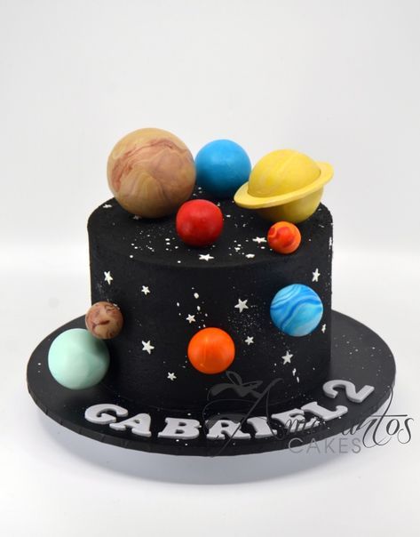 Space Theme Party Food, Space Birthday Party Food, Space Themed Desserts, Space Party Food, Solar Planets, Solar System Cake, Galaxy Desserts, Alien Cake, Black Buttercream