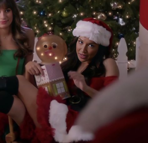 Brittany And Santana, Naya Rivera Glee, Santana Lopez, Glee Fashion, Heather Morris, Eyes Emoji, Tv Icon, Celebrity Singers, Naya Rivera