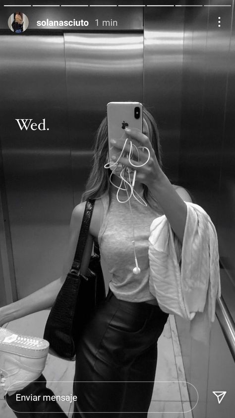 Lift Mirror Selfie Aesthetic, Lift Selfie Ideas, Elevator Instagram Story, Elevator Selfie Instagram, Elevator Selfie Aesthetic, Elevator Photos, Elevator Selfie, Dream Instagram, Foto Inspo