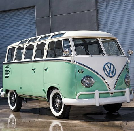 VW❤ Vw Samba Bus, Hippie Vans, Vintage Volkswagen Bus, Vw Splitscreen, Volkswagen Minibus, Vw Bus T1, T1 Bus, Vw Westfalia, Volkswagen Vans