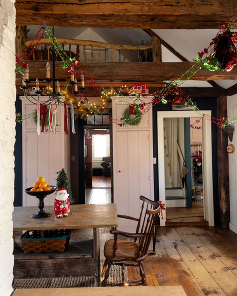 English Cottage Christmas, Cottage House Interior, Earthy Home, Cottage Christmas, Christmas Interiors, Interiors Dream, Christmas Feeling, Christmas Style, Vintage Traditional