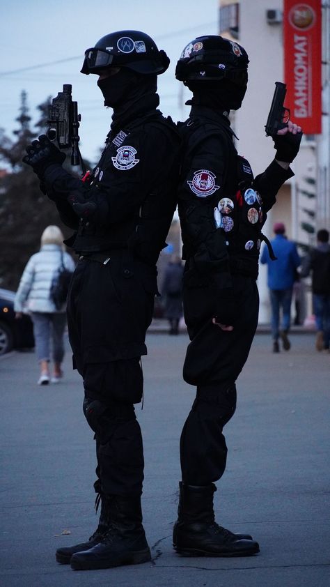 Police Man Aesthetic, Neet Swat, Masked People, Police Men, Indian Army Special Forces, Special Forces Gear, Mask Guy, Police Man, Military Aesthetic