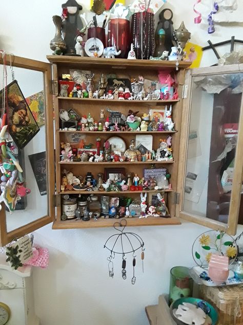 I love this shelf. Its so much fun looking for the little things to go on it.. Vintage Knick Knack Shelf, Knick Nack Shelf, Mini Display Shelf, Trinket Bookshelf, Knick Knacks Aesthetic, Trinket Shelf Display, Whimsy Bedroom, Trinket Shelves, Trinket Ideas