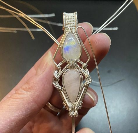 Wire Wrap Jewelry Designs, Wire Wrapped Jewelry Tutorials, Hodge Podge, Wire Jewelry Designs, Wire Work Jewelry, Work Jewelry, Handmade Wire Jewelry, Wire Weaving, Crown Jewels