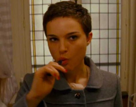 Natalie Portman Short Hair, Hotel Chevalier, Braided Bangs Hairstyles, Buzz Cut Women, Grown Out Pixie, Buzzed Hair, Colored Hair Tips, Crop Hair, Polished Hair