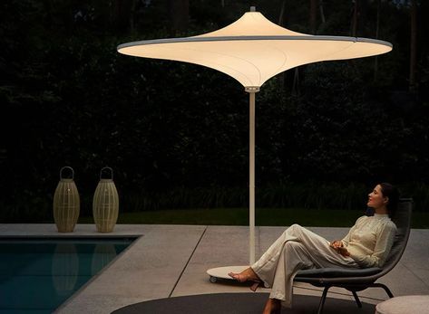 belgium-designed hulasol is a sun umbrella by day and an outdoor lamp by night Umbrella Design Ideas Creative, Felix Candela, Umbrella Design, Casa Country, Garden Umbrella, Umbrella Designs, Design Line, Sun Umbrella, Pool Bar