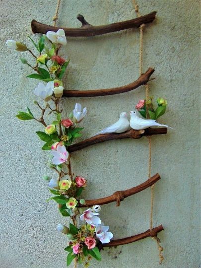 Ladder With Flowers, Hanging Wedding Decorations, Pola Macrame, Wedding Doves, Shoulder Necklace, Rope Ladder, Wedding Wall Decorations, Deco Nature, Wedding Unique