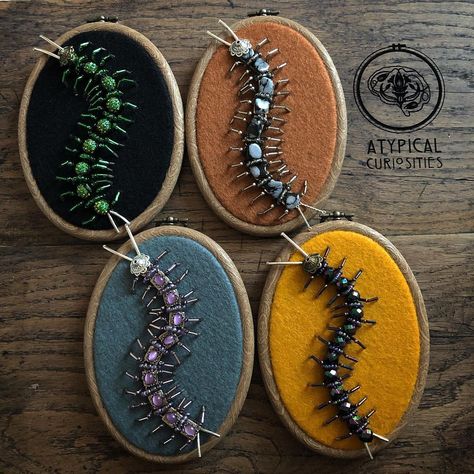 Bugs Embroidery, Centipedes, Photography Board, Beaded Spiders, Bug Art, Creative Textiles, Animal Sewing Patterns, Bead Charms Diy, Repurposed Jewelry