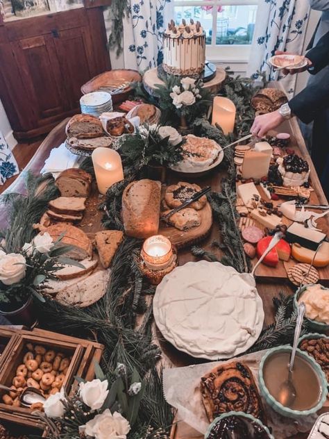 Fantasy Wedding Food, Enchanted Forest Charcuterie Board, Lord Of The Rings Charcuterie Board, Woodland Charcuterie Board, Chacuterie Board, Dnd Party, Wedding Foods, Hobbit Party, Bread Cheese