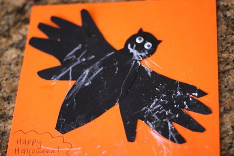 Bat Card for Grandma & Grandpa Halloween Bat Craft, Halloween Bats Crafts, Kids Sensory Activities, Sensory Kids, Card For Grandma, Craft For Toddlers, Bat Craft, Halloween Crafts For Toddlers, Easy Halloween Crafts