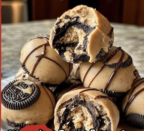 Freakshakes Recipe, Butter Cream Sauce, Cookie Salad, Baked Salmon Lemon, Lemon Biscuits, Oreo Cookie Balls, Coconut Cookies Recipes, Soft Cookie Recipe, Cookie Balls