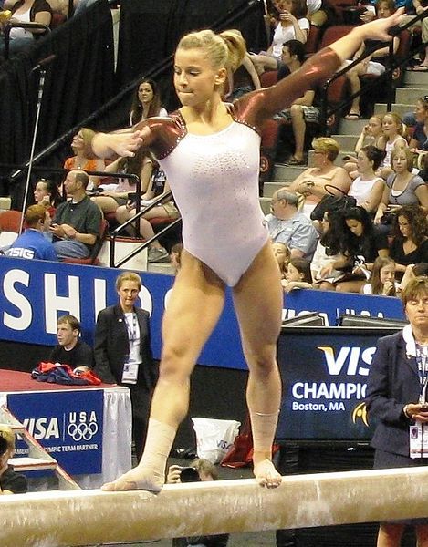 Alicia Sacramone, Brady Quinn, Team Usa Gymnastics, Extracurricular Activities, Gymnastics Photos, Gymnastics Team, Usa Gymnastics, Us Olympics, Gymnastics Pictures