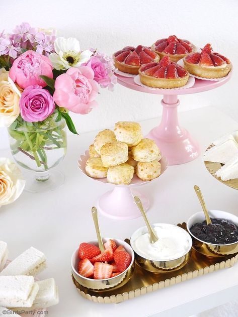 Styling a Pretty Royal High Tea Party - easy DIY decor, food and favor ideas to celebrate the royal wedding, mother's day or a bridal shower! by BirdsParty.com @birdsparty #royalwedding #teaparty #hightea #highteaparty #teapartyideas #britishparty Bridal Shower Tea Party Food, Modern Tea Party, High Tea Baby Shower, Adult Tea Party, Mom Breakfast, Royal Tea Parties, Vintage Tea Parties, Tea Party Table, Savory Scones