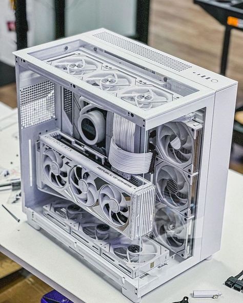 Pc Box Design, White Pc Build, Best Pc Setup, Diy Pc, System Unit, Build A Pc, Pc Builds, Best Gaming Setup, Gaming Pc Build