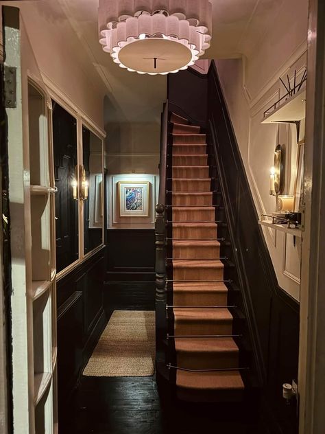 Tall Stairwell Decor, Dark Hallway Decorating, Stairwell Wall Ideas, Black Staircase, Stairwell Wall, Painted Staircases, Hallway Colours, Dark Hallway, Townhouse Interior