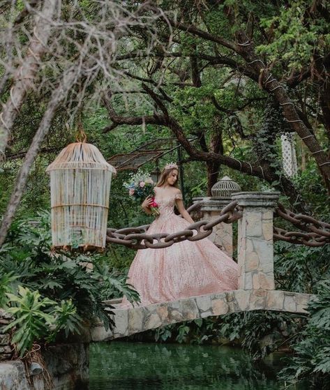 Xv Pictures Ideas, Filipino Debut, Quince Picture Ideas, Quinceañera Photoshoot Ideas, Quince Photoshoot Ideas, Pre Debut Photoshoot, Dafne Jm, Quince Pictures, Sweet 16 Pictures