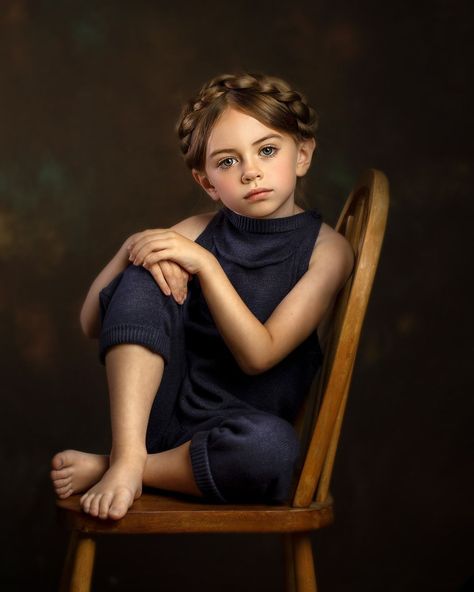 Kids Portrait Studio, Outdoor Family Portraits, Fine Art Studio, Fine Art Portrait Photography, Art Children, Kids Studio, Carol Ann, Studio Poses, Fine Art Portraiture