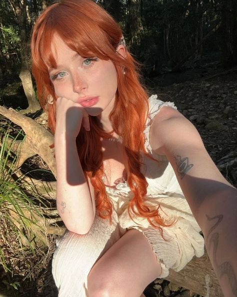 🧡 𝐑𝐄𝐃𝐇𝐄𝐀𝐃 𝐁𝐄𝐀𝐔𝐓𝐘 @cherryapricottt Redhead Cheerleader, Redhead Woman Art, Red Heads, Pretty Redheads, Redhead Mom, Redhead Hairstyles, Pretty Redhead, Human Anatomy Art, Redhead Beauty