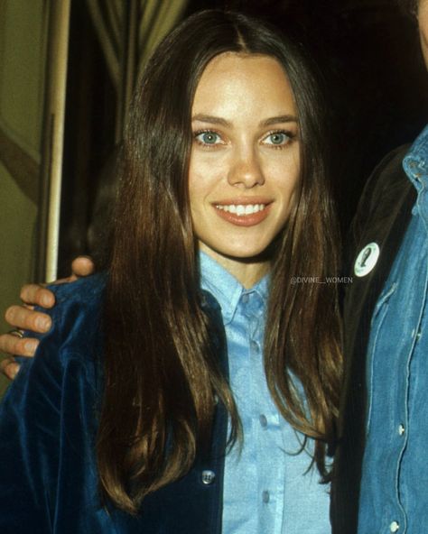 Angelina Jolie Mom, Angelina Jolie Mother, Marcheline Bertrand, Angelina Kids, Angelina Jolie Family, Angelina Jolie Hair, Angelina Jolie 90s, Sherilyn Fenn, Blake Edwards