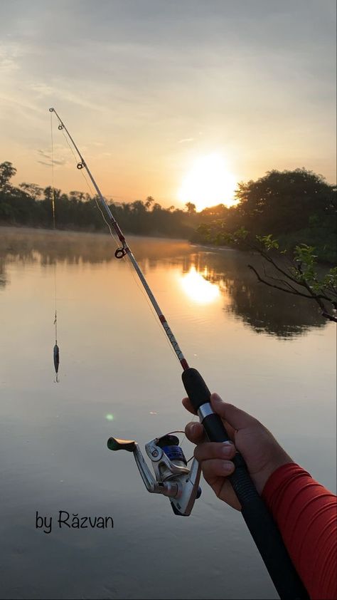 Fishing Cart, Fishing Girl, Fishing Boats For Sale, Foto Cowgirl, Cute Country Couples, Whatsapp Wallpapers Hd, Fishing Photos, Vintage Fishing Lures, Photo Recreation