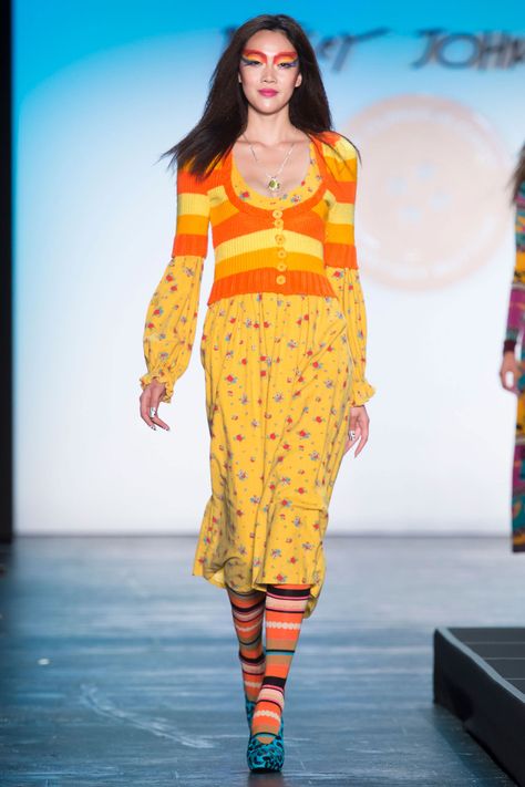 Betsey Johnson 90s Runway, Betsey Johnson 80s, Vintage Betsey Johnson Runway, Betsey Johnson Runway, Betsey Johnson Fall 1997, Betsey Johnson Dress, Vintage Betsey Johnson, Model Lifestyle, Fashion Corner