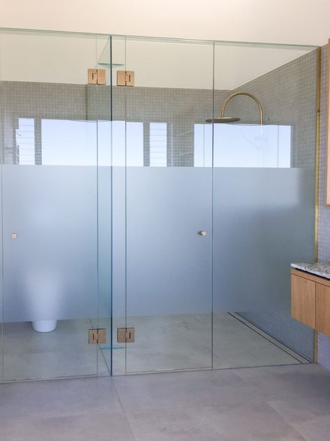 Shower Screens Image Gallery - Hills Robes & Screens Screen Shower Door, Shower Screens Ideas, Shower Cubicle Ideas, Bathroom With Glass Shower Door, Shower Glass Door Ideas, Shower Glass Enclosure, Modern Shower Door, Shower Cabinet, Shower Screen Door