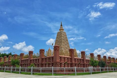 Here are the things that make Naypyitaw stand out among other Vietnamese destinations. Nay Pyi Taw, Anime Mouths, Bagan Myanmar, Myanmar Travel, Travel Channel, Bagan, Luxury Accommodation, You Never Know, Girly Photography