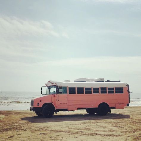 Someday the Bus on Instagram: “She’s a little pink from all the sun 😉 @somedaythebus #schoolbusconversion #diy #buslifeinspo #skoolie #skoolieconversion…” Skoolie Outside Paint, School Bus Conversion Exterior, Bus Exterior Paint Ideas, Painted School Bus, Skoolie Paint Job, Pink School Bus, Bnb Ideas, Pink Bus, Energy Bus