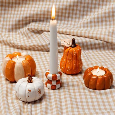 Pinterest Clay Ideas, Clay Pumpkin Candle Holder, Diy Clay Fall Decor, Crafts For Autumn, Autumn Halloween Decor, Clay Fall Ideas, Fall Air Dry Clay Ideas, Ceramic Fall Decor, Airdryclay Ideas Halloween