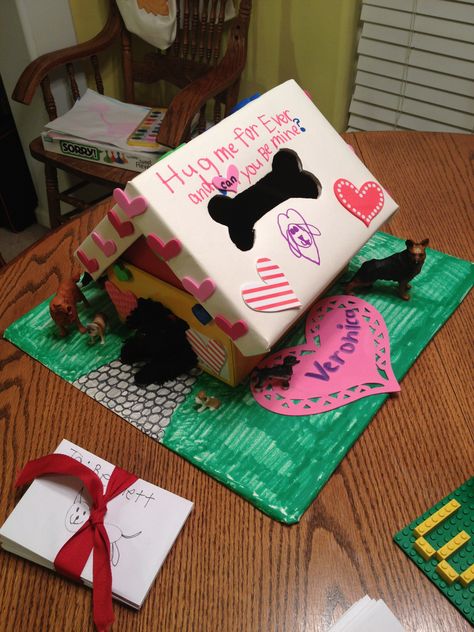 valentine's day box, dog house, puppy themed valentine's day box Dog Man Valentine Box Ideas, Valentine Box Dog, Girls Valentines Boxes, Valentine Box Ideas, Kids Valentine Boxes, Valentine Card Box, Valentine Boxes, Puppy Valentines, Dog Valentine