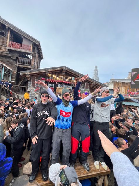 Jackson Hole Wyoming Winter, Sledding Snowmobile, Ski Trip Aesthetic, Apres Ski Outfits, Ski Aesthetic, Apres Ski Party, Snowboarding Trip, Ski House, Snow Trip