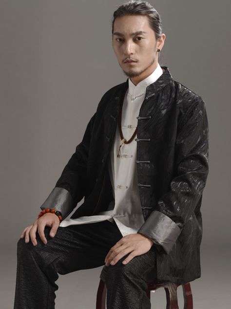 Chinese Outfits Modern, Chinese Fashion Traditional, Bhutanese Clothing, Chinese Traditional Clothing Men, Chinese Fashion Men, Chinese Men's Clothing, Modern Chinese Fashion, Chinese Jacket, Fashion Models Men