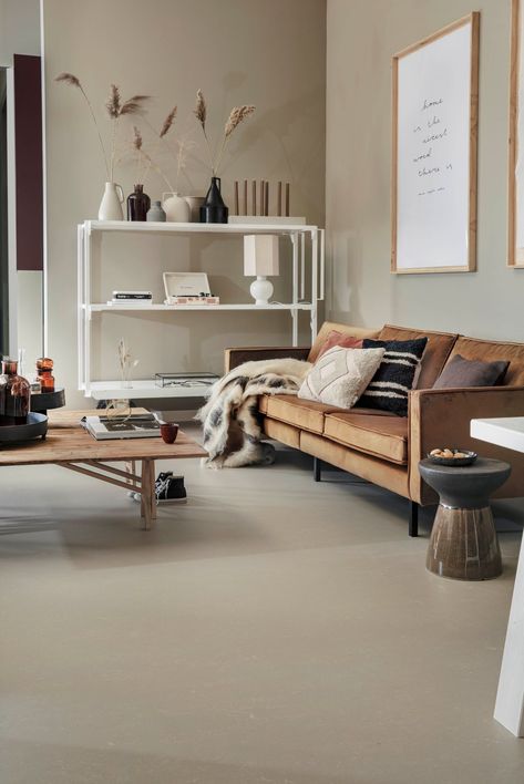 Marmoleum en Novilon vtwonen: aardse en stoere uitstraling Marmoleum Floors, 70s House, Flooring Inspiration, New House - Kitchen, Room Color Schemes, Living Room Flooring, Living Room Inspo, Linoleum, Home Deco