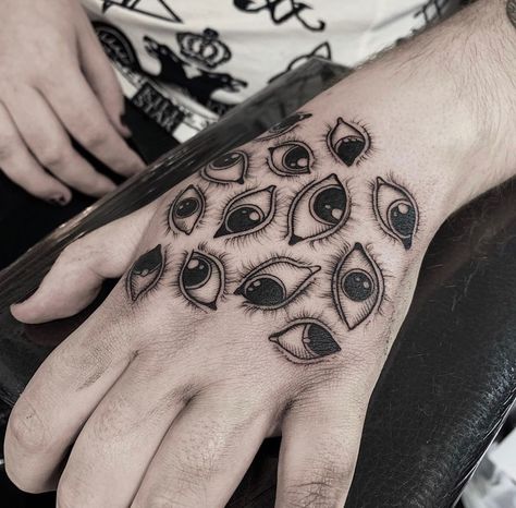 Something a bit different and unique with this hand tattoo #eye #eyes #tattoo #tattoo ideas Tattoo Emo, Tattoo Doodles, Tattoo Eye, Tattoos Aesthetic, Tattoo Pics, Windows Ideas, Eyes Tattoo, Tattoo Minimal, Sketches Ideas