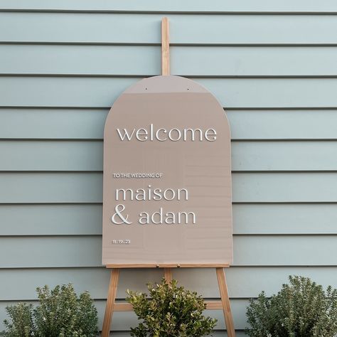 Wedding Welcome Sign Acrylic, Welcome Sign Acrylic, Acrylic Wedding Welcome Sign, Elegant Wedding Decor, Acrylic Signage, Wooden Arch, Personalized Wedding Sign, Event Signage, Acrylic Letters