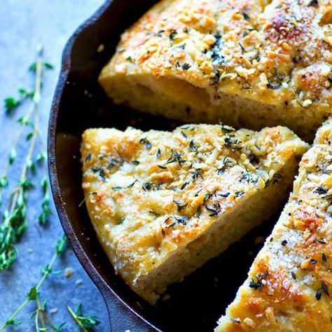 Herb Focaccia, French Recipes Authentic, Foccacia Recipe, Foccacia Bread, Italian Pastries, Focaccia Bread, No Knead, Easy Bread, Bread Recipes Homemade