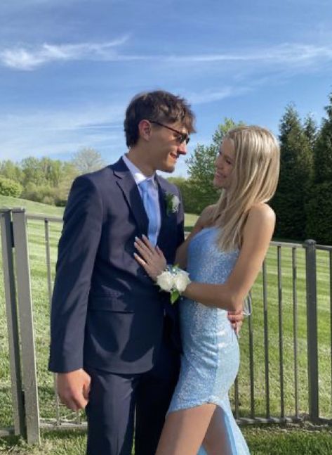 Suits To Match Light Blue Dress, Light Blue Hoco Dress With Date, Navy Suit Prom Couple, Light Blue Prom Dress With Date, Boyfriend Prom Pictures, Light Blue Homecoming Couple, Light Blue Prom Couple Outfits, Prom Pictures Individual, Light Blue Hoco Couple