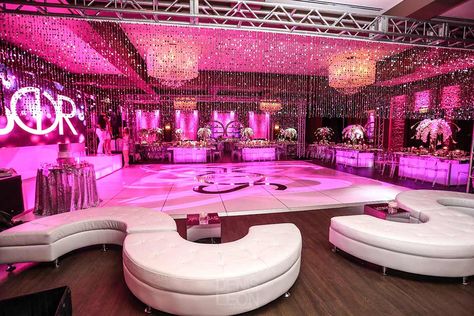 Celebrity Parties Aesthetic, Bat Mitzvah Party Themes, Bat Mitzvah Ideas, Bat Mitzvah Decorations, Bat Mitzvah Centerpieces, Pink Bat Mitzvah, Mansion Party, Curved Couch, Bnai Mitzvah