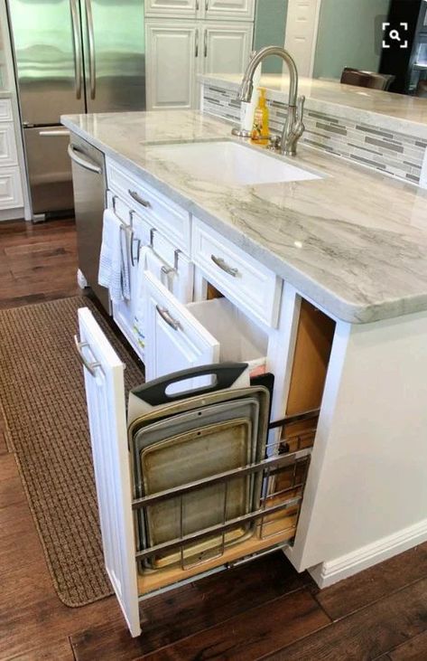 Kitchen Island With Sink And Dishwasher, Kitchen Islands Ideas With Seating, Flat Kitchen, Kitchen Layouts With Island, Kitchen Island Storage, Kitchen Island With Sink, Sink In Island, Small Kitchen Island, Large Kitchen Island