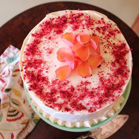 Raspberry Red Velvet Cake Thyme Recipes, How To Make Frosting, Freeze Dried Raspberries, Dried Raspberries, Doughnut Cake, Sandwich Cake, Moist Chocolate Cake, Raspberry Red, Red Food Coloring