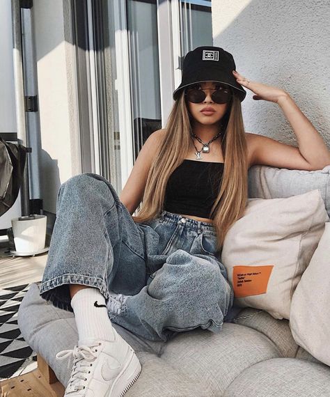 Skater Fashion, Sneaker Outfits, Mode Chanel, Streetwear Fashion Women, Insta Inspo, Outfits With Hats, Mode Inspo, Tomboy Fashion, Instagram Foto