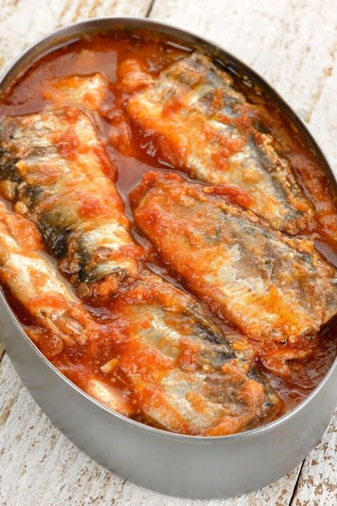 Canned Sardines In Tomato Sauce Recipe, Sardines In Tomato Sauce Recipe, Superbowl Food Desserts, Sardine Recipes Canned, Canned Fish Recipes, Sardines In Tomato Sauce, Canned Sardines, Refried Beans Recipe, Sardine Recipes